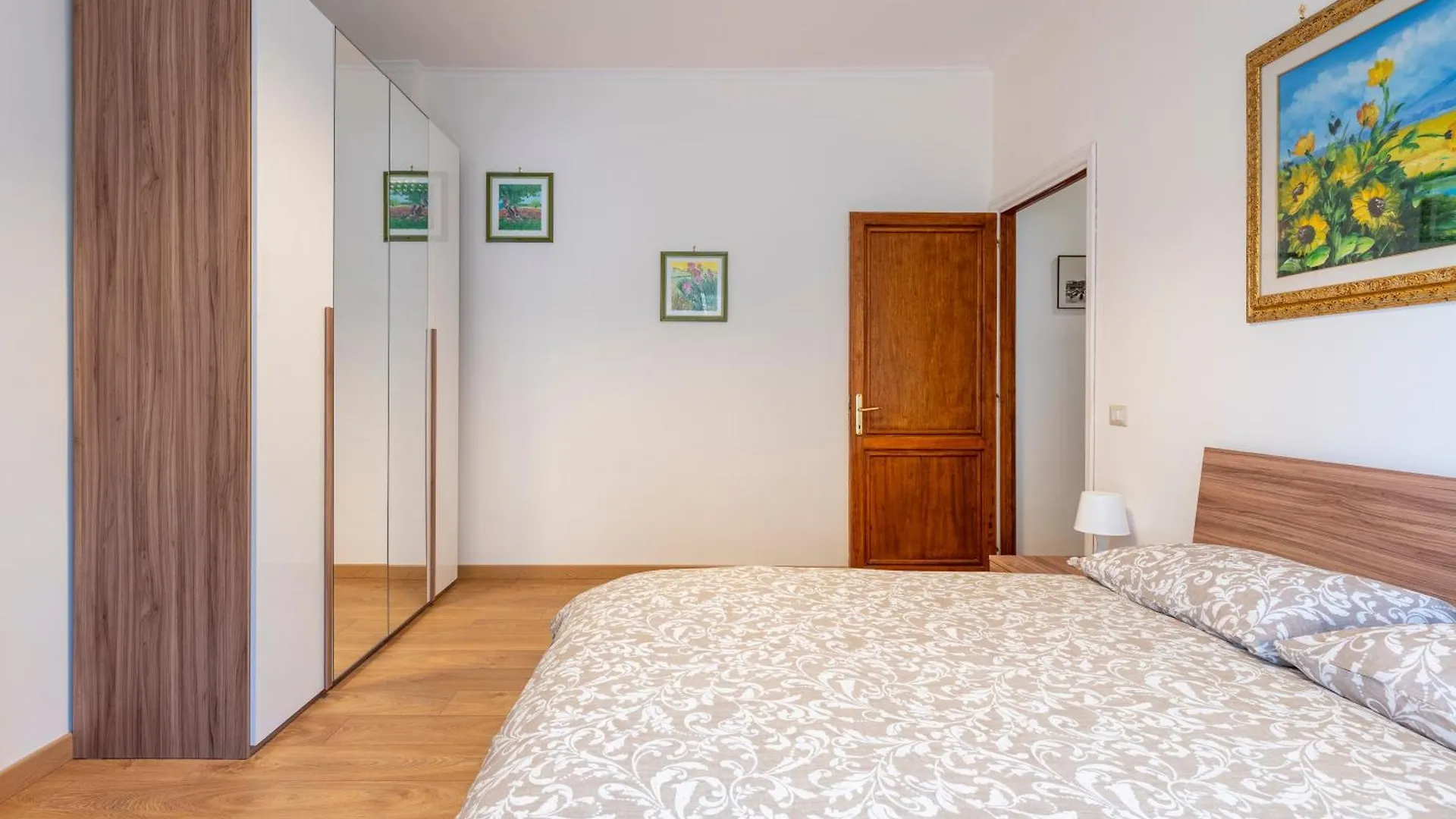 Charming Battistini Apartment Rome